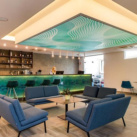 Akademia Hotel 블로톤퓌레드 외부 사진