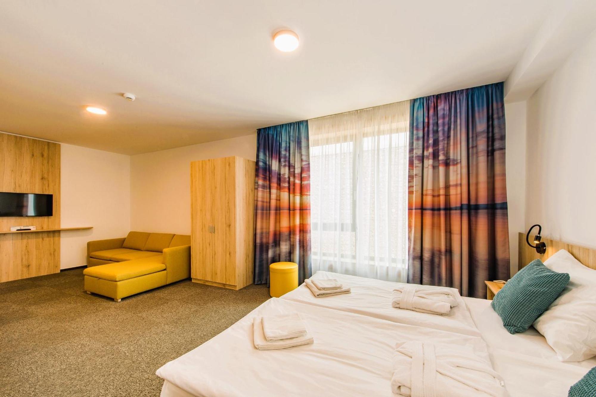 Akademia Hotel 블로톤퓌레드 외부 사진