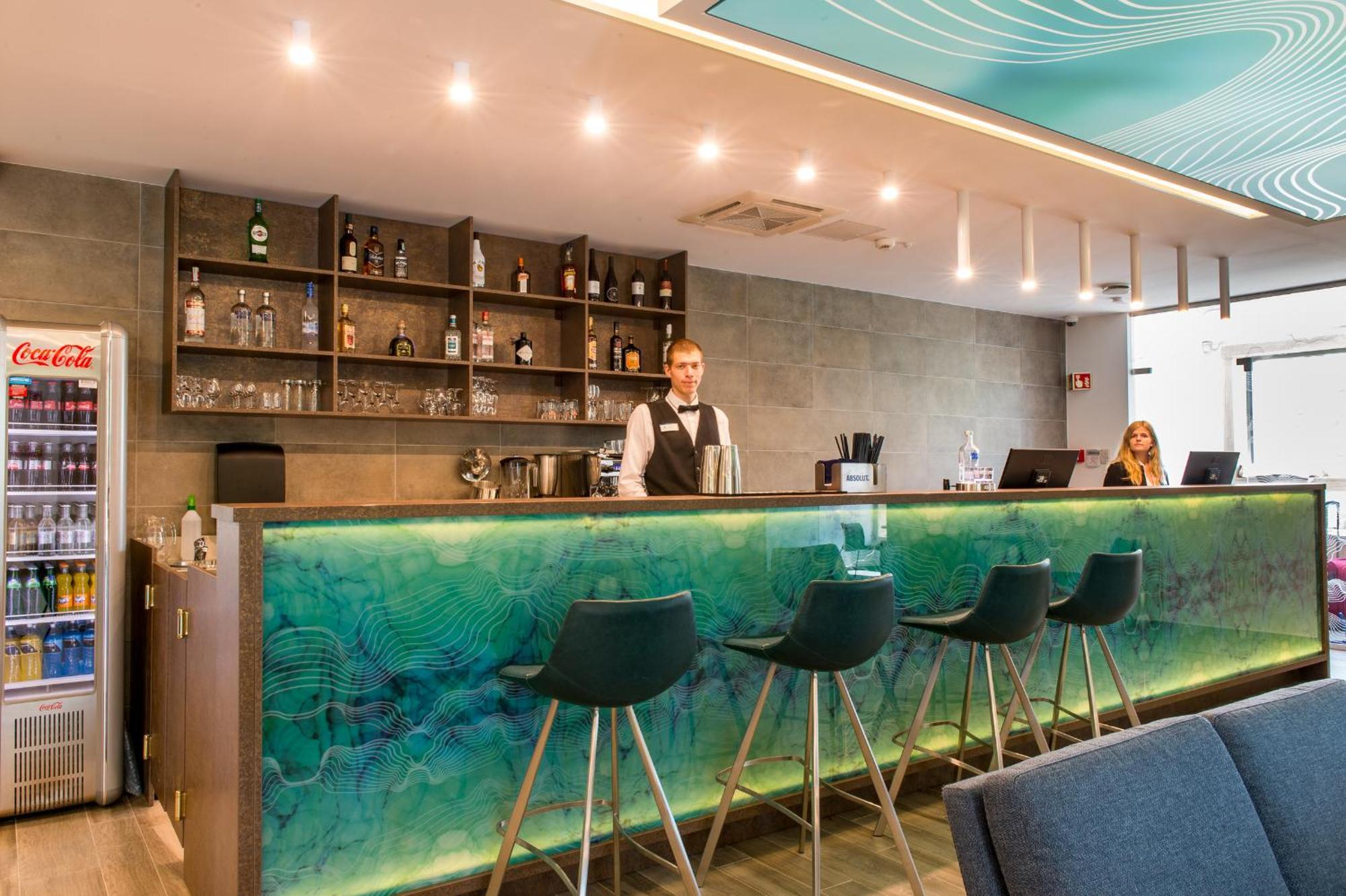 Akademia Hotel 블로톤퓌레드 외부 사진