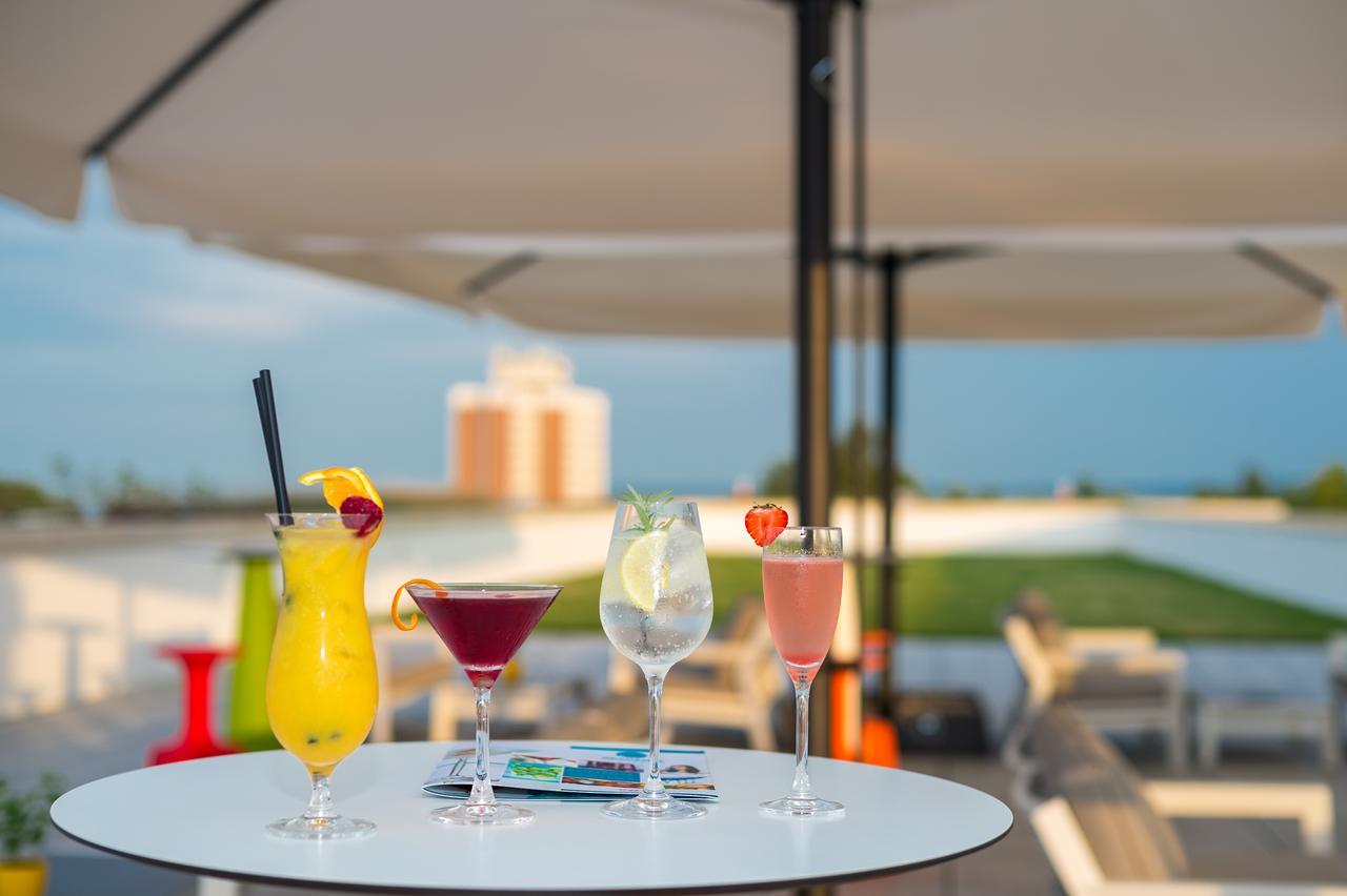 Akademia Hotel 블로톤퓌레드 외부 사진